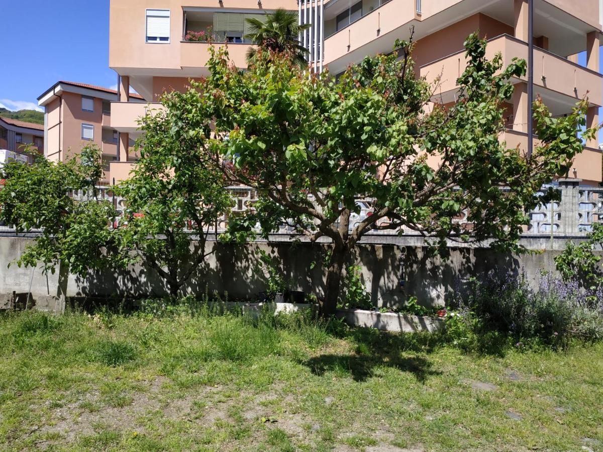 Casa Marina Lägenhet Verbania Exteriör bild